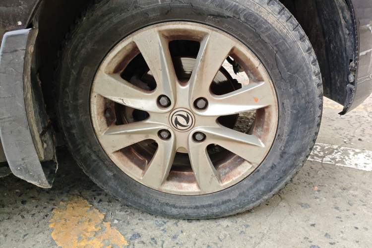 Used Dongfeng Fengon 330 2019 1.5L 330S Manual Luxury Van China VI Standard Right Front Wheel Hub