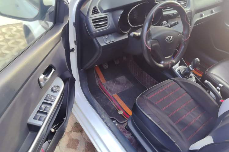 Used Kia K2 2015 Sedan 1.4L MT GLS
