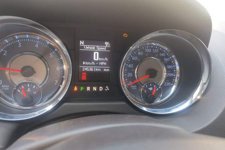 Used Chrysler Grand Voyager 2013 3.6L Luxury Edition Instrument Cluster