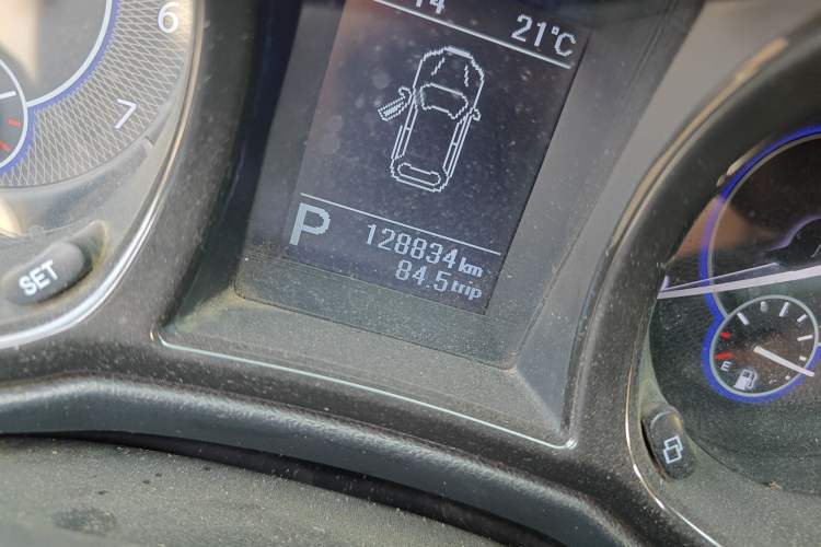 Used JMC Yusheng S350 2016 2.0T Automatic Two-Wheel Drive Gasoline Luxury Edition 5 Seats