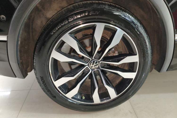 Used Volkswagen Tiguan L 2021 330TSI Automatic Two-Wheel Drive R-Line Enhanced Edition Right Rear Wheel Hub