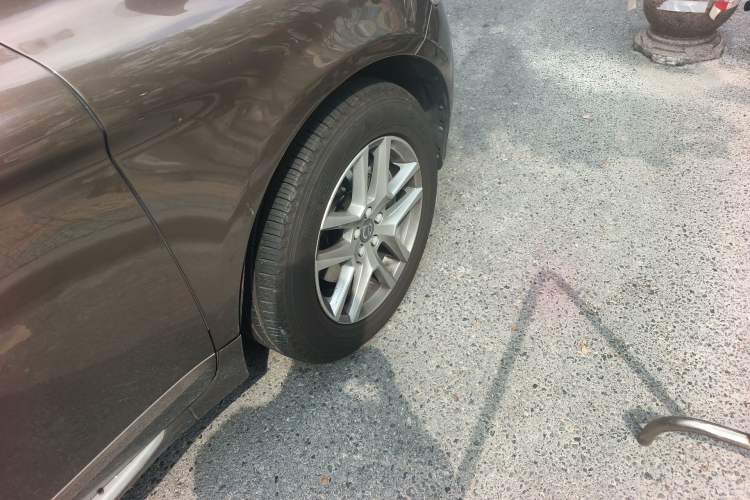 Used Volvo XC60 2017 T5 Smart Upgrade Edition Right Front Wheel Hub