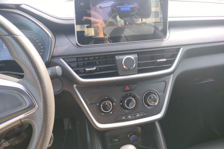 Used Wuling Hongguang S3 2019 1.5L Manual Comfort Model China VI Standard
