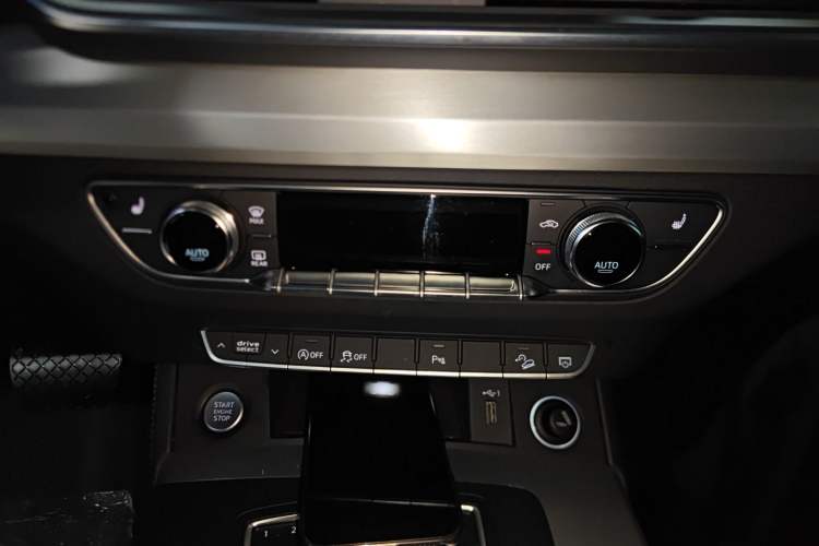 Used Audi Q5L 2020 Updated 40 TFSI Prestige Fashion Edition
