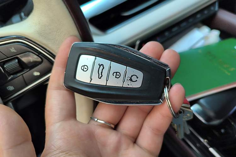 Used Geely Auto Monjaro L 2021 2.0TD DCT EVO Two-Wheel Drive Prestige Version Vehicle Key