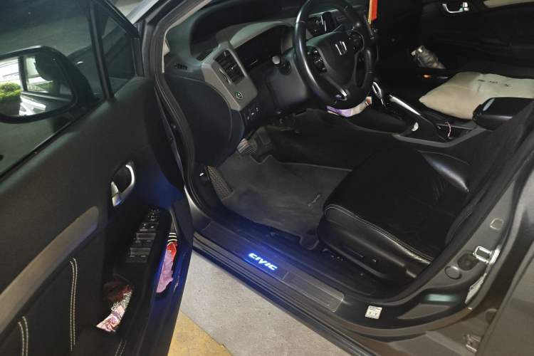 Used Honda Civic 2013 10th Anniversary 1.8L Automatic Luxury Edition Driver Seat