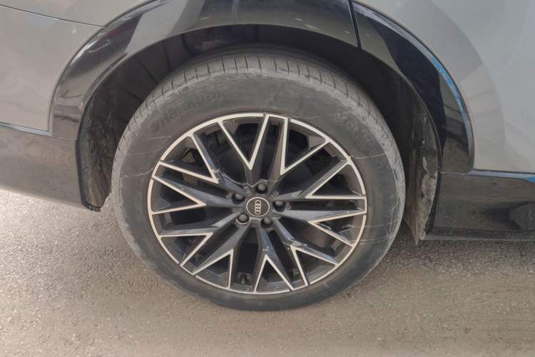 Used Audi Q5 e-tron 2022 40 e-tron Starlight Edition Mech Kit
