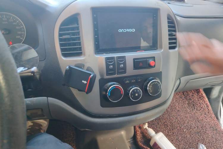 Used FORTHING Lingzhi 2013 M3 1.6L 7-Seater Luxury Model
