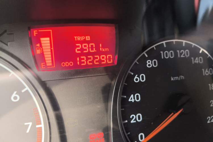 Used Hyundai Verna (older generation) 2010 Sedan 1.4L Manual Comfort GS Odometer Close Up