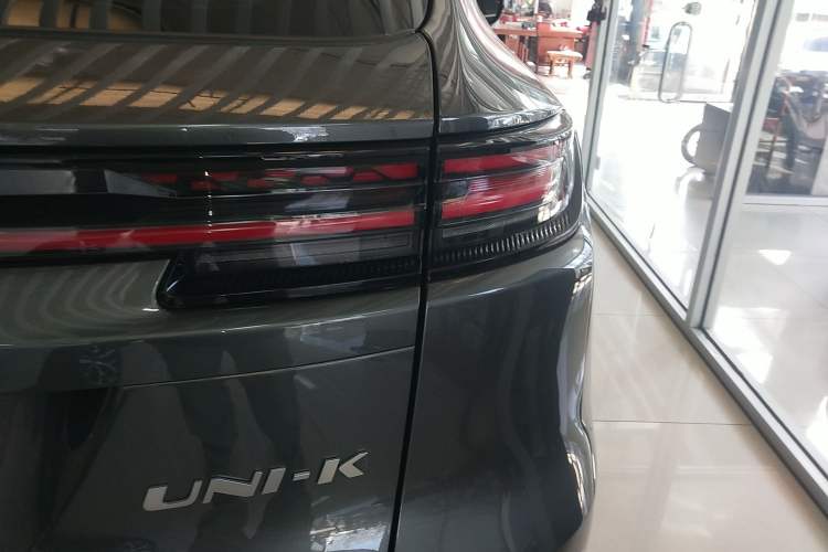 Used CHANGAN UNI-K 2023 2.0T Two-Wheel Drive YueShang Trim