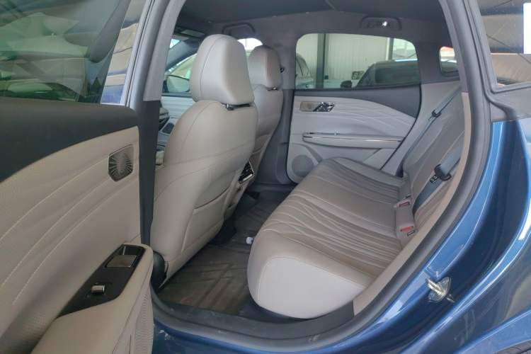 Used Geely Galaxy 8 2025 130km EM-P Starship Edition