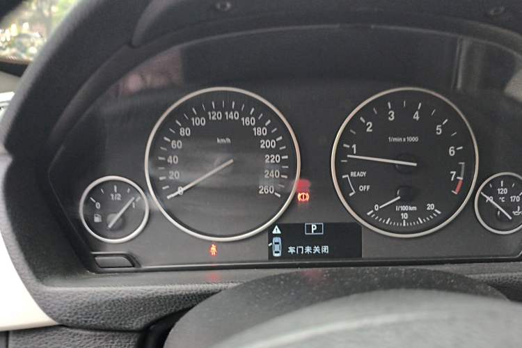 Used BMW 3 Series GT 2014 320i Leading Model
