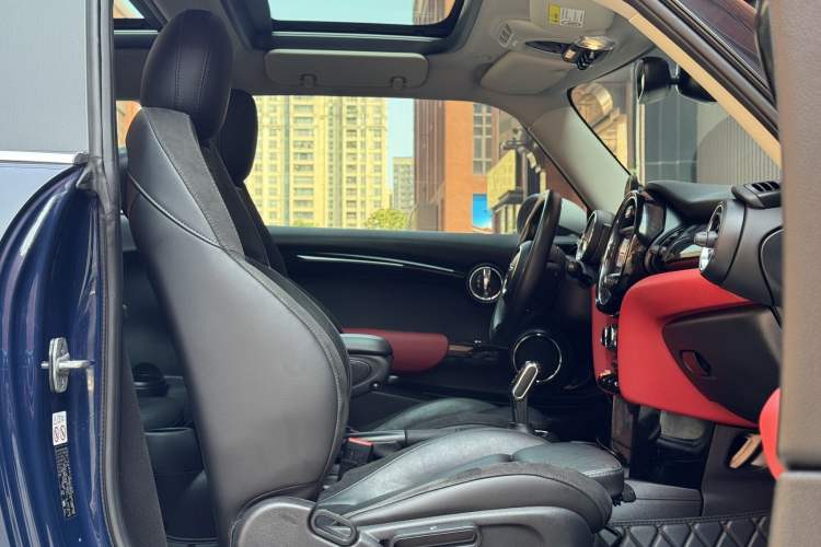 Used MINI 2018 1.5T COOPER Artist