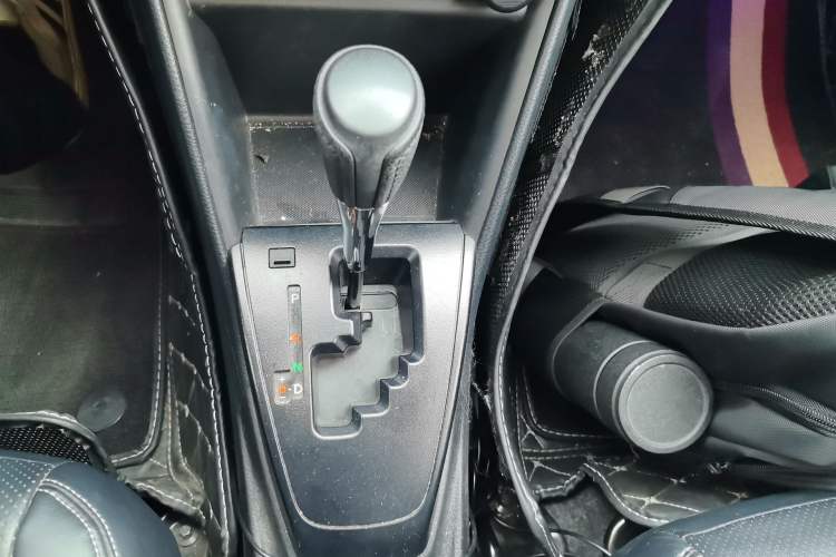 Used Toyota YARiS L Zhi Xiang 2021 1.5L CVT Leading Edition Gear Lever