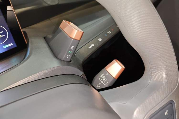 Used Baojun E200 2020 305KM Smart Drive Version Gear Lever