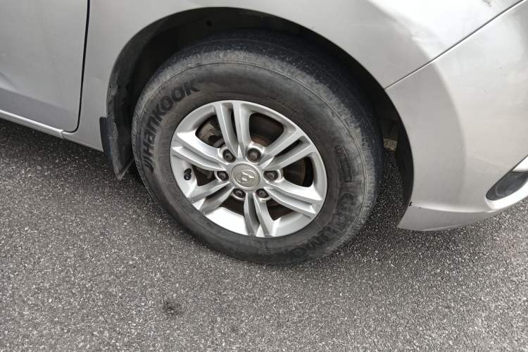 Used SAIC MAXUS G10 2016 2.0T Automatic Elite Edition Right Front Wheel Hub