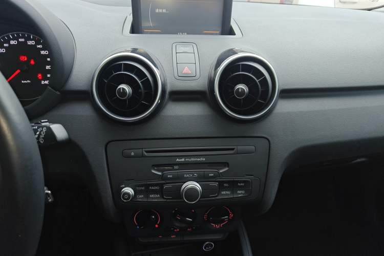 Used Audi A1 2014 30 TFSI Sportback Fashion Model Audio And AC Panel
