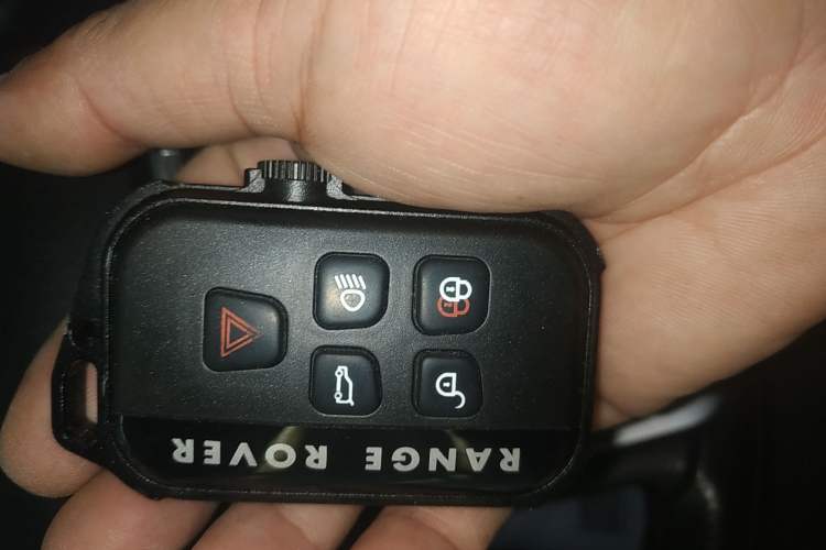 Used Land Rover Range Velar 2019 380 PS R-DYNAMIC SE Interior 1