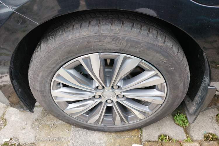 Used Hongqi E-QM5 2024 500km Range Edition Left Front Wheel Hub