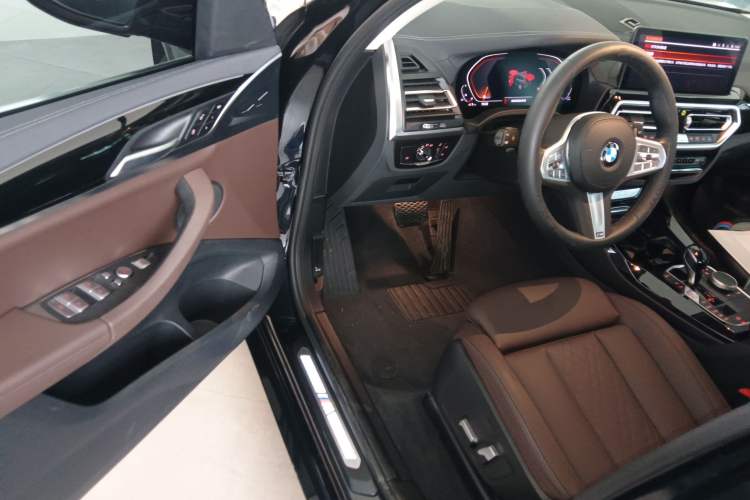 Used BMW X3 2022 xDrive25i M Sport Package Driver Seat