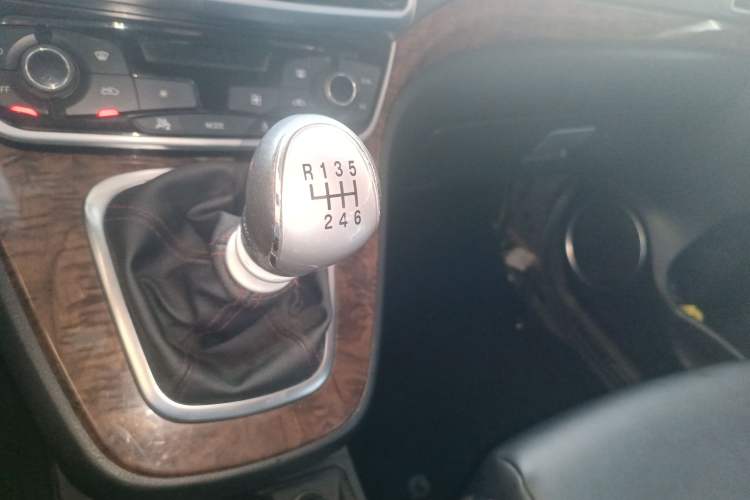 Used Haval H6 2015 Revised Version Sport Edition 1.5T Manual Transmission Two-Wheel Drive Elite Grade