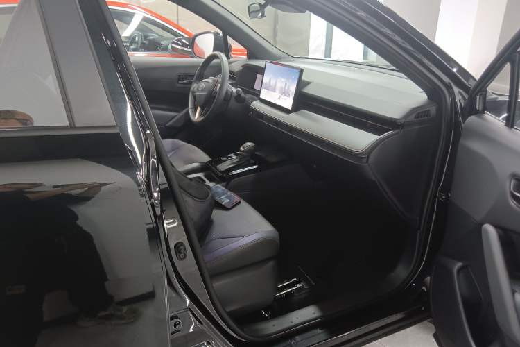 Used Toyota FRONTLANDER 2026 Model 2.0L Smart Electric Hybrid Dual-Engine Luxury Edition Right Front Seat