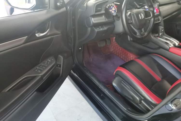 Used Honda Civic 2016 180TURBO CVT Comfort Version
