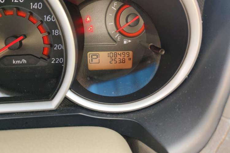 Used Nissan Sylphy 2009 1.6XE Automatic Comfort Edition Odometer Close Up