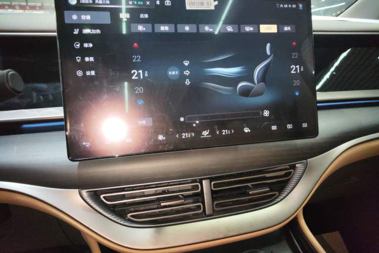 Used Denza D9 2022 DM-i 970 Four-Wheel Drive Flagship Model
