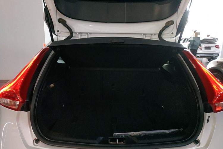 Used Volvo V40 2019 T3 Smart Luxury Edition Trunk