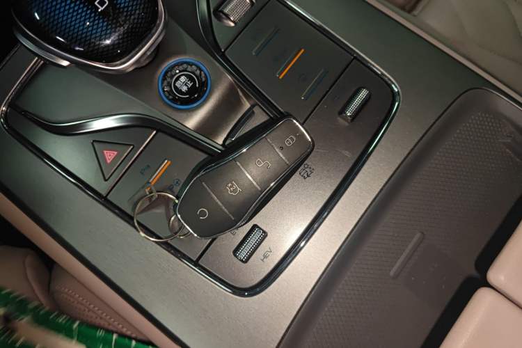 Used BYD Tang New Energy 2025 Intelligent Driving Version DM-i 115KM Flagship Edition
