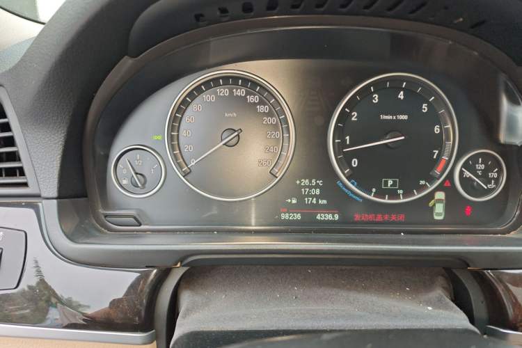 Used BMW 5 Series 2013 525Li Luxury Model