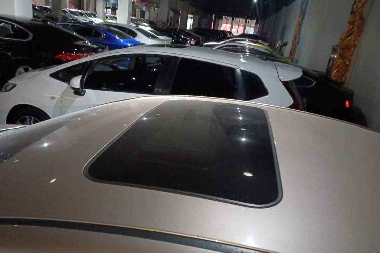 Used Hyundai Elantra (6th Generation / Lingdong) 2016 1.6L Automatic ZhiXuan · Luxury Version Roof