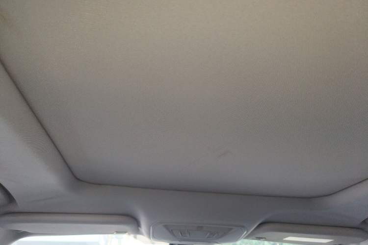 Used Ford Kuga 2013 1.6L GTDi Two-Wheel-Drive Trend Model Headliner