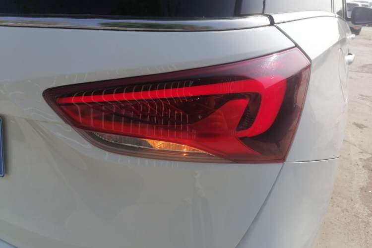 Used Buick GL6 2019 18T 6-Seater Connected Luxury Version China VI Standard Right Rear Taillight