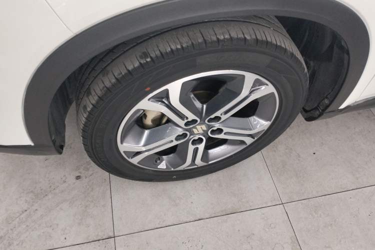 Used Suzuki Vitara 2016 1.4T Automatic Two-Wheel Drive Luxury Version Left Front Wheel Hub