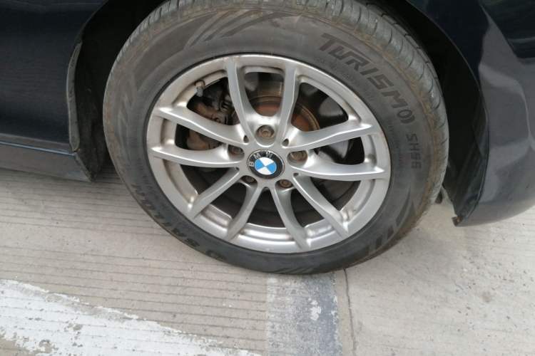 Used BMW 1 Series 2012 118i Leading Model Right Front Wheel Hub