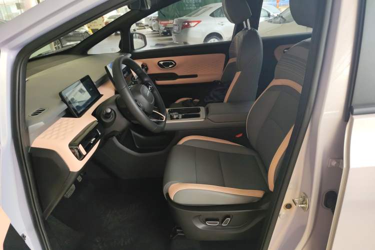 Used AION Y 2022 70 Intelligent Edition Lithium Iron Phosphate