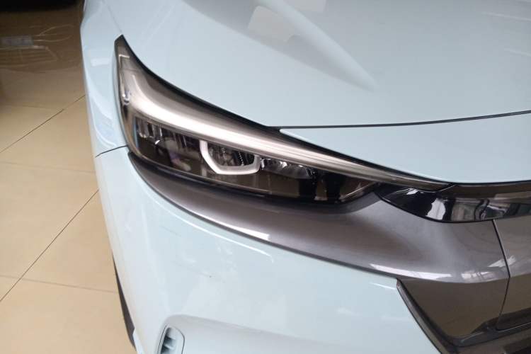 Used Honda e:NP1 2023 420 km Vision Edition Right Front Headlight