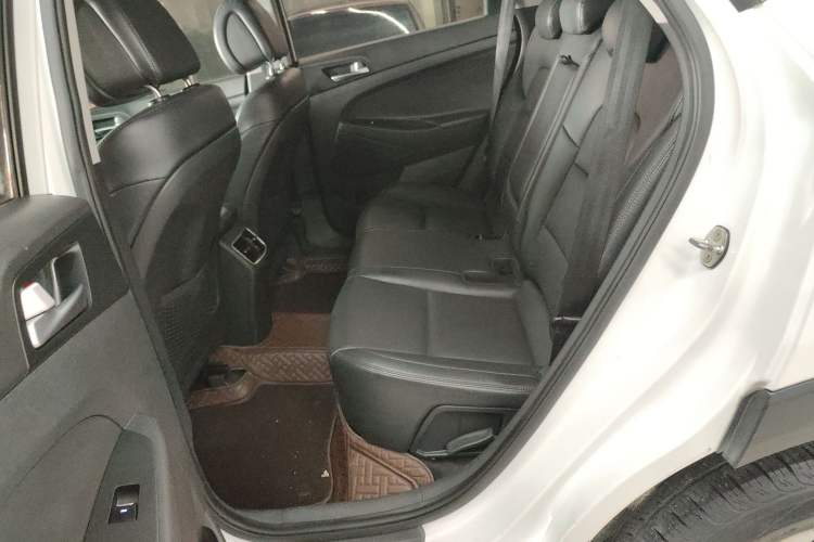 Used Hyundai Tucson 2015 1.6T Dual-Clutch Two-Wheel-Drive Smart Model
