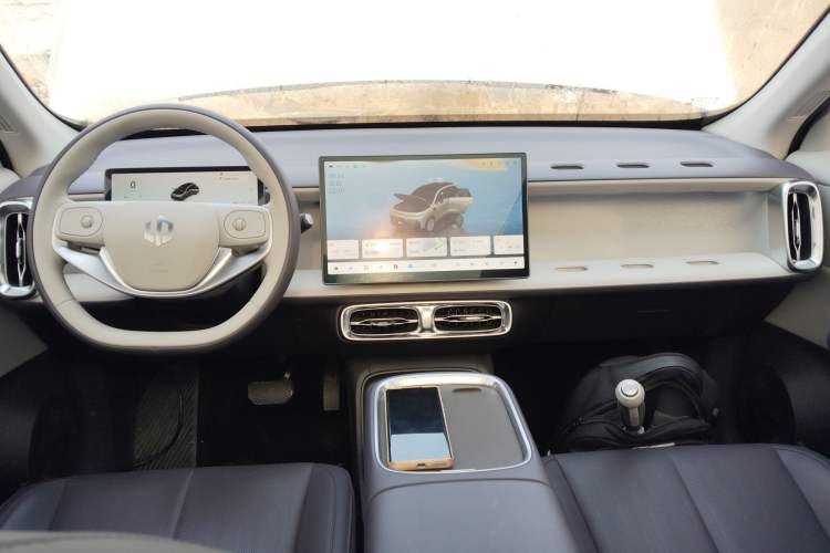 Used Leapmotor B10 2025 510 Joyful Edition Center Console