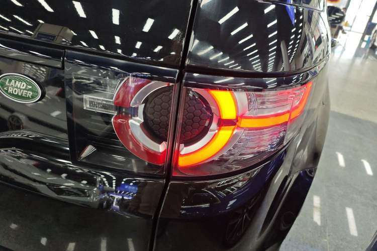 Used Land Rover Discovery Sport 2018 240 PS PURE Edition
