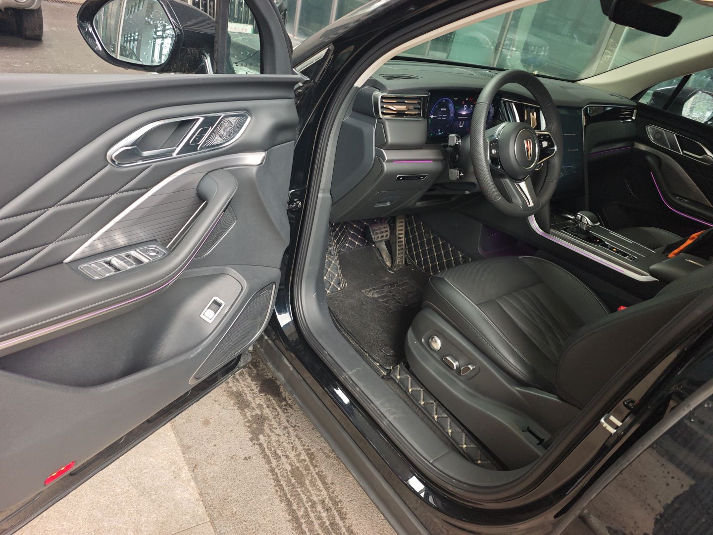 Hongqi HS7 PHEV 2024 2.0T PHEV Four-Wheel Drive Flagship Edition 6 Seats — снимка 18