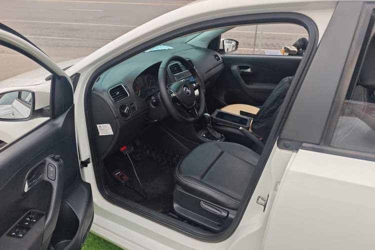 Used Volkswagen Polo 2018 1.5L Automatic Enjoyment Model
