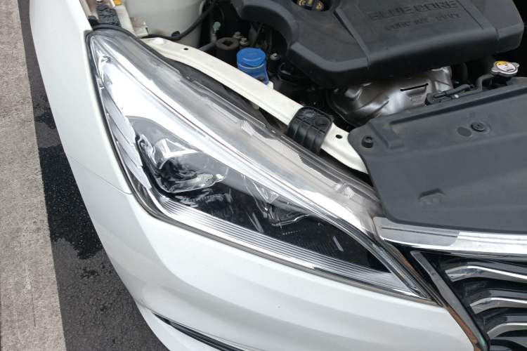 Used CHANGAN Eado DT 2019 1.6L Automatic Smart Enjoyment Model China VI Standard Right Front Headlight