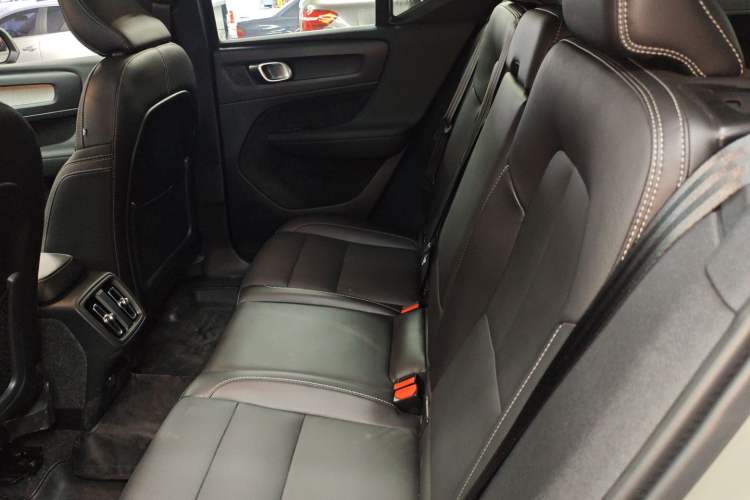 Used Volvo XC40 2024 B4 4x4 Smart Luxury Edition