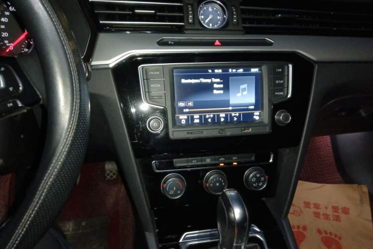 Used Volkswagen Magotan 2018 280TSI DSG Leading Model
