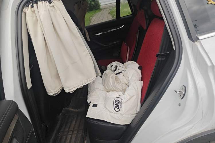 Used Hanteng X7 2016 1.5T Manual Luxury Edition Left Rear Seat