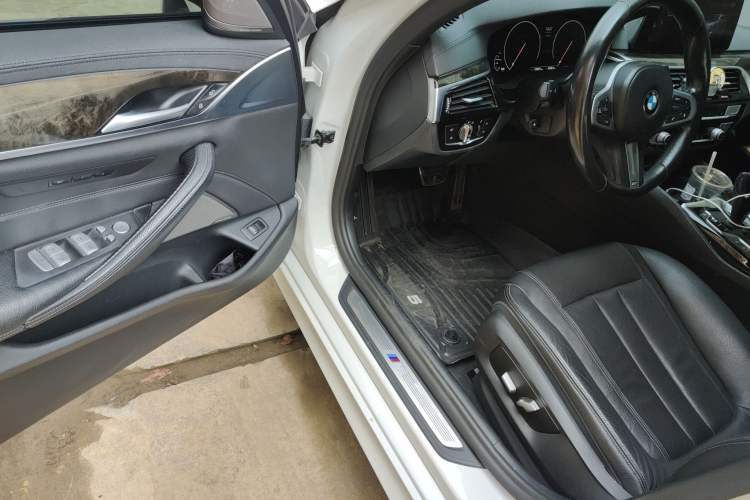 Used BMW 5 Series 2019 530Li Leading Model M Sport Package
