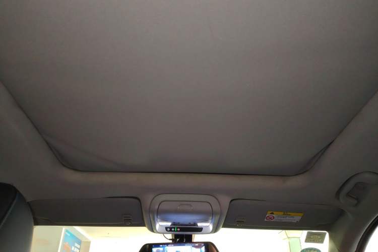 Used Chevrolet Equinox 2019 535T Automatic YuJie Edition China VI Headliner
